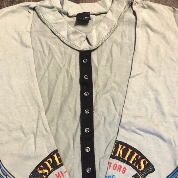 Sleeveless Plunging Neck Chocker Graphic Tee - Picture 5 of 8